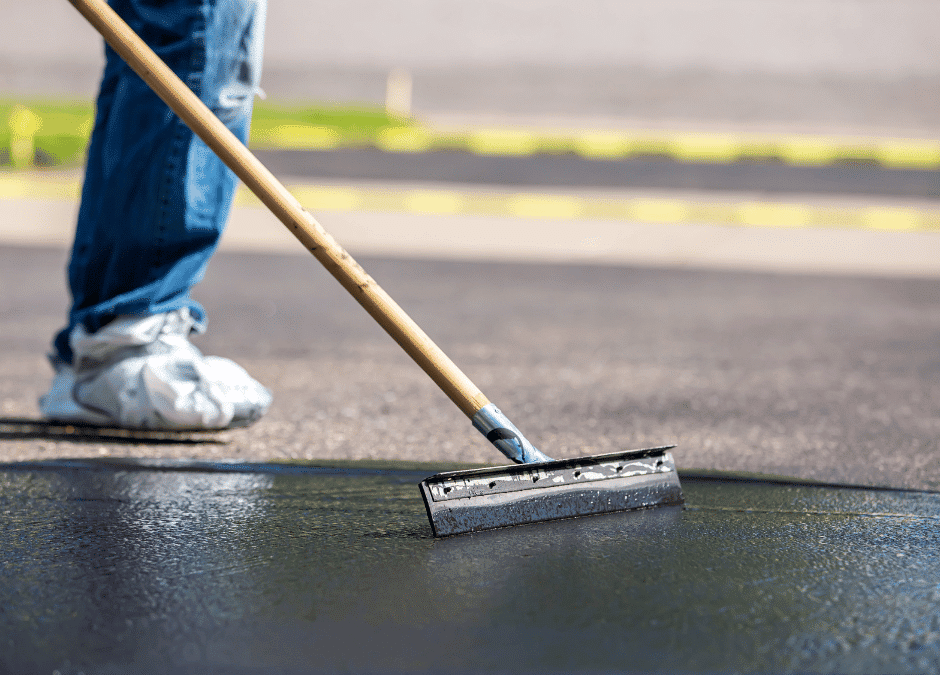 Choosing the right material for your Orlando driveway: Asphalt vs. Concrete